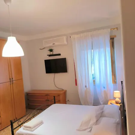 Bilocale in Via degli Orti Variani-3